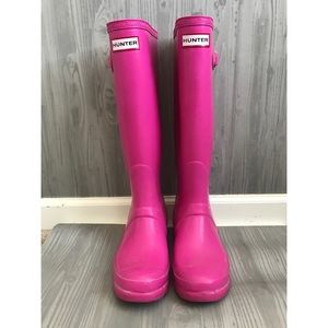 Used Women’s Hunter boots.